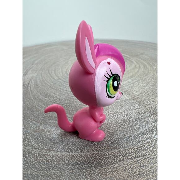 Littlest Pet Shop #3656 Lola Hopalong Pink Kangaroo Green Eyes 2014 - Picture 2 of 4